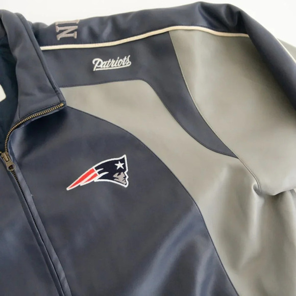VTG 90'S NFL Team Apparel New England Patriots Blue And Gray Faux Leather Jacket - Picture 12 of 14
